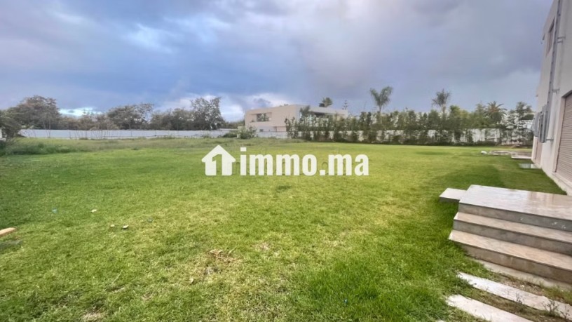 somptueuse-villa-a-vendre-a-souissi-7-chambres-agreables-piscine-climatisation-big-15