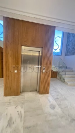 somptueuse-villa-a-vendre-a-souissi-7-chambres-agreables-piscine-climatisation-big-4
