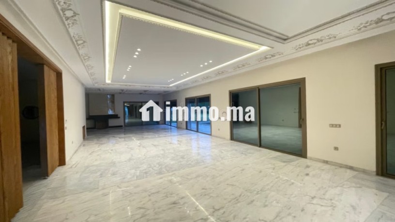 somptueuse-villa-a-vendre-a-souissi-7-chambres-agreables-piscine-climatisation-big-6