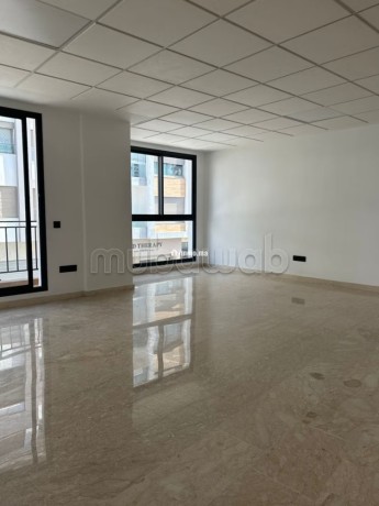 beaux-bureaux-a-louer-a-louer-quartier-charles-big-2