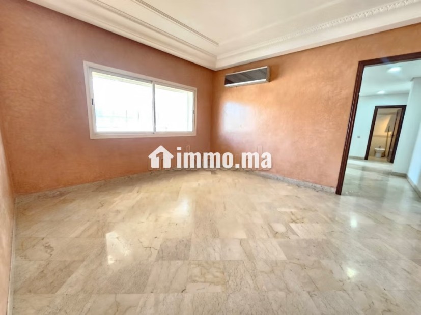Appartement rare avec terrasse - Location Immobilier - Casablanca - photo 3