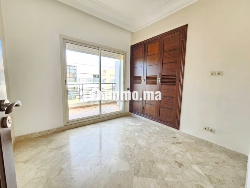 Appartement rare avec terrasse - Location Immobilier - Casablanca - photo 4