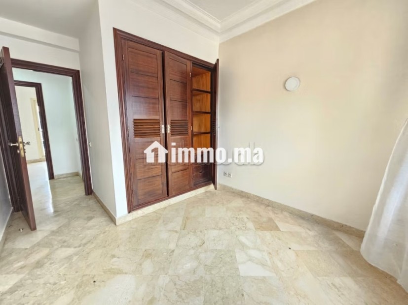 Appartement rare avec terrasse - Location Immobilier - Casablanca - photo 5
