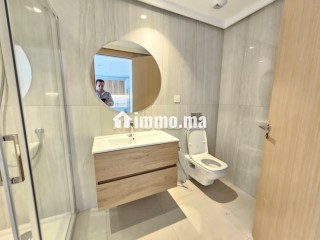 Joli studio neuf meublé en étage élevé - Appartement à louer - Casablanca