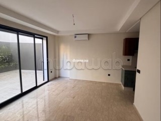 Appartement à l'achat à Anfa. 1 Pièce. Salon Marocain, sécurité - Appartement à vendre - Casablanca