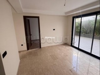 Appartement à l'achat à Anfa. 1 Pièce. Salon Marocain, sécurité - Appartement à vendre - Casablanca