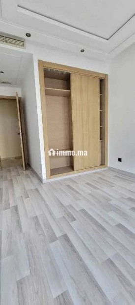2 chambres salon vide bd tantane - Location Immobilier - Casablanca - photo 4