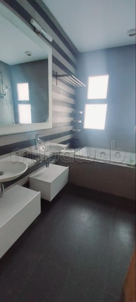 Bel appartement avec vue sur mer - Location Immobilier - Casablanca - photo 8