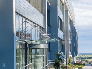 Immeuble Professionnel avec Showroom, Sous Sol et Bureaux dans la Zone Industrielle de Ouled Saleh - Bureau à louer - Bouskoura