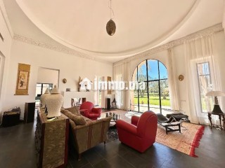 Propriété De Prestige à Vendre à 15 min du Centre Ville - Appartement à vendre - Autre