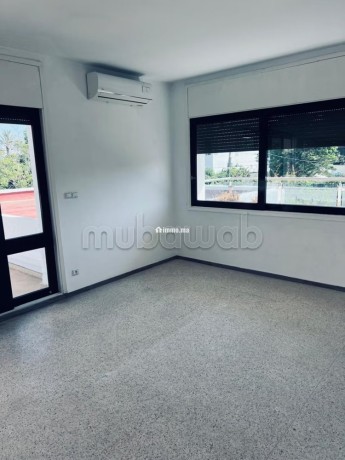 pinede-villa-avec-chauffage-central-et-piscine-big-7