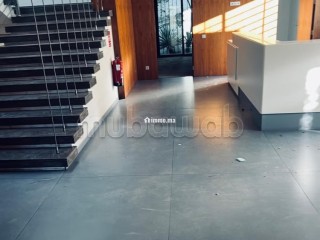 mabella-bureau-tres-moderne-sur-3-niveaux