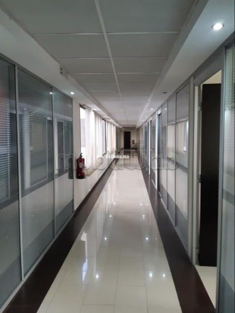 URGENT: Splendide plateau bureaux à Vendre. 1000 M - Vente Immobilier - Casablanca - photo 8