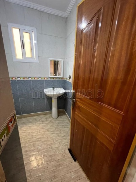Louez cet appartement en Centre ville. 3 grandes pièces. Meublé - Location Immobilier - Nador - photo 8