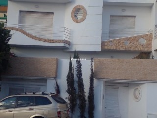 Villa 320 m² à Sidi Maarouf Face au Goudron - Villa à vendre - Casablanca