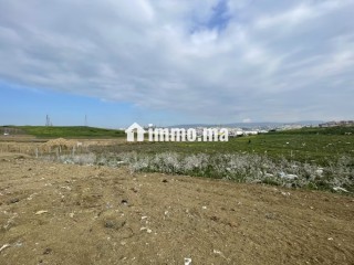 Beau terrain à la vente à Zone Industrielle Mghogha. Surface de 2213 m² - Terrain à vendre - Tanger