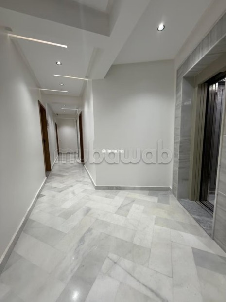 Plateaux 45m2 bd ibn tachfyne a4500dhs - Location Immobilier - Casablanca - photo 3