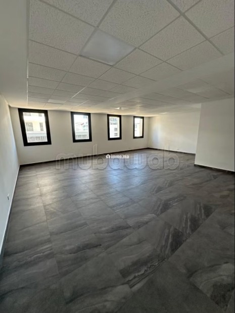 Beaux bureaux à louer à Casablanca Finance City. Superficie 96 m². Double vitrage - Location Immobilier - Casablanca - photo 2