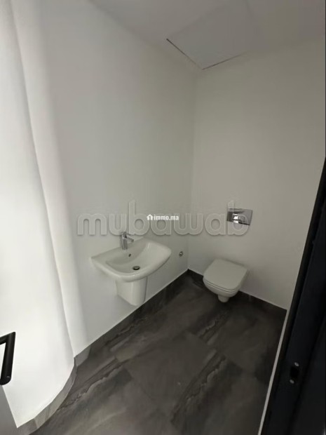 Beaux bureaux à louer à Casablanca Finance City. Superficie 96 m². Double vitrage - Location Immobilier - Casablanca - photo 4