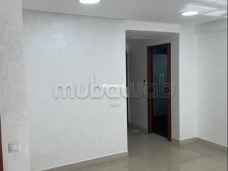 Un bureau spacieux avec place de parking en location à bd Abdelmoumen - Bureau à louer - Casablanca