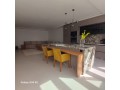 Superbe appartement à louer à De La Plage. 3 grandes pièces. Système de parabole et résidence sécurisée - miniature 2