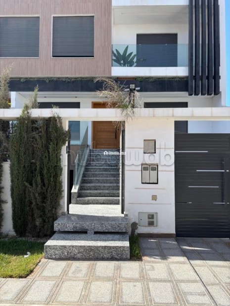Maison de luxe à louer à Al Boustane. 3 chambres. Meublé - Location Immobilier - El Jadida - photo 4