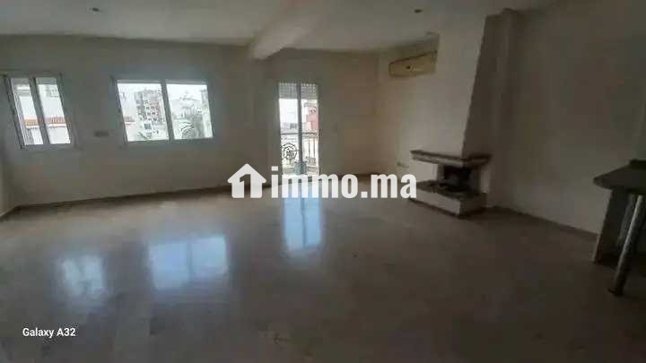 Studio loft ouvert avec balcon - Location Immobilier - Casablanca - photo 4
