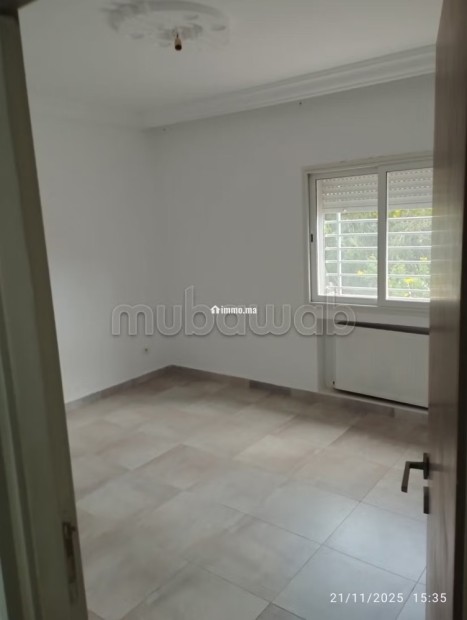 Très bel appartement en location à Racine.
Surface totale 120 m².
Meublé - Location Immobilier - Casablanca - photo 1