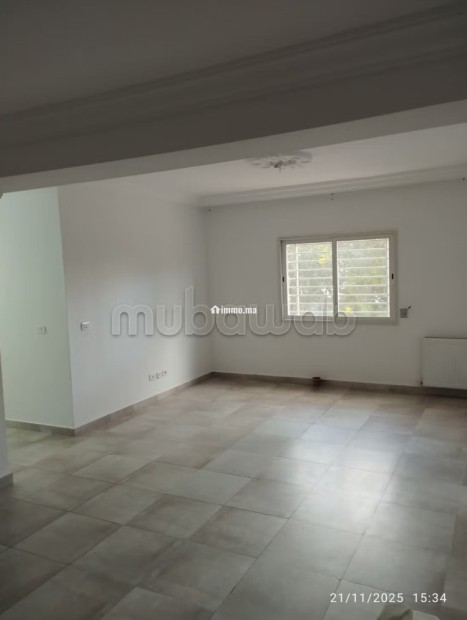 Très bel appartement en location à Racine.
Surface totale 120 m².
Meublé - Location Immobilier - Casablanca - photo 3