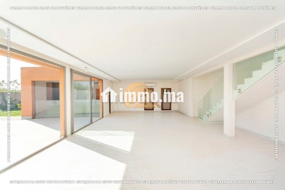 Villa Meublée Melkia à Vendre de 1 000 m² – Jardin et Piscine, Chwiter Route de Ouarzazate Km19 - Vente Immobilier - Marrakech - photo 4