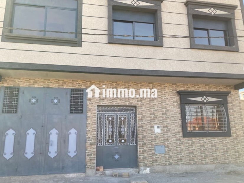 Maison à vendre à Berkane. Surface totale 200 m². Cuisinière avec four - Vente Immobilier - Berkane - photo 1