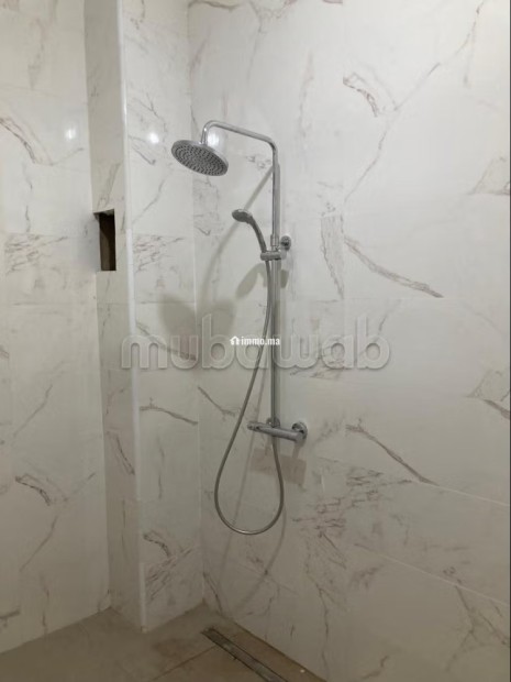 Maison à vendre à Berkane. Surface totale 200 m². Cuisinière avec four - Vente Immobilier - Berkane - photo 8