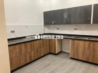 Maison à vendre à Berkane. Surface totale 200 m². Cuisinière avec four - Maison à vendre - Berkane