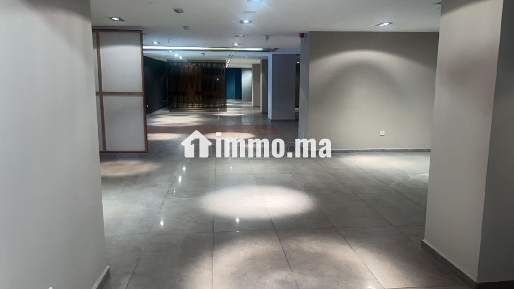 Grand magasin à louer Racine ex - Location Immobilier - Casablanca - photo 4