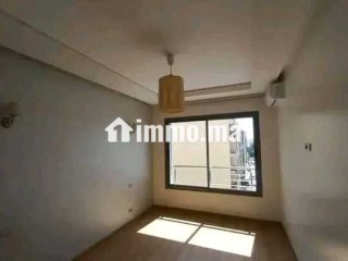 Appart studio vide quartier les princesses - Appartement à louer - Casablanca