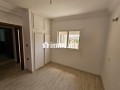 Jolie appartement 1ere main - miniature 1