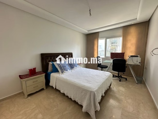 luxueux-appartement-sans-vis-a-vis-a-vendre-au-triangle-dor-big-9