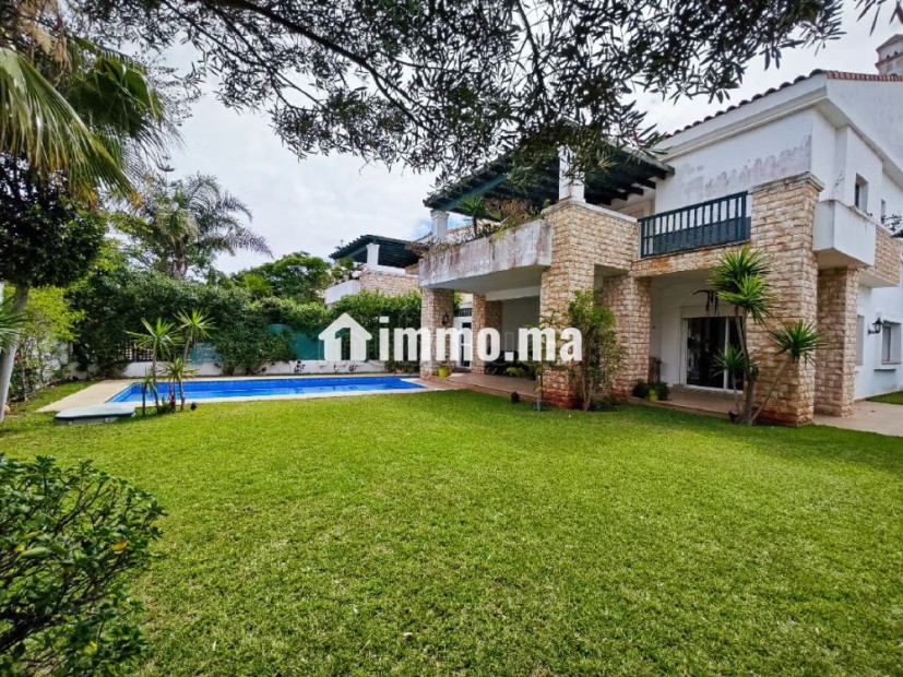 Villa Haut standing 4 chambres, jardin et piscine - Location Immobilier - Dar Bouazza - photo 1