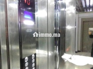 Appartement à l'achat à Hamria. 8 pièces confortables. Ascenseur et places de parking - Appartement à vendre - Meknes