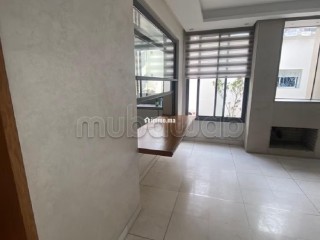 Très bel appartement 2 chambres vide racine - Appartement à louer - Casablanca