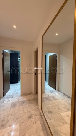 a-louer-bel-appartement-meuble-en-plein-centre-big-10
