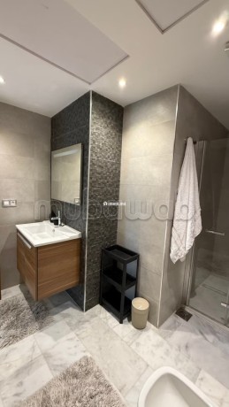 a-louer-bel-appartement-meuble-en-plein-centre-big-14