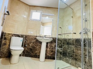 Louez cet appartement à Val Fleury. Surface de 75 m². Cheminée et climatisation - Appartement à louer - Casablanca