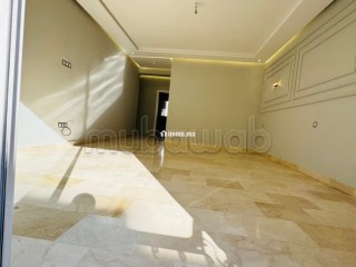 Louez cet appartement à Val Fleury. Surface de 75 m². Cheminée et climatisation - Appartement à louer - Casablanca