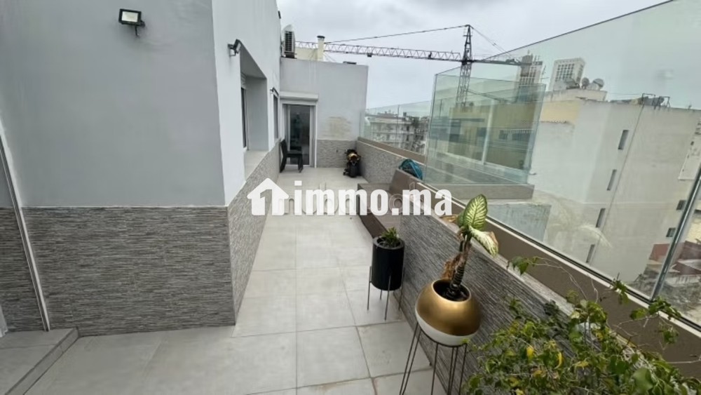 Appartement vide en location à Palmier. 3 grandes pièces. Terrasse - Location Immobilier - Casablanca - photo 1