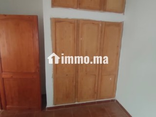 Maison R2 à l'achat à Marjane. 1 garage, 5 chambres, 3 salons, 4 cuisines et 4 sdb. Terrasse - Maison à vendre - Meknes