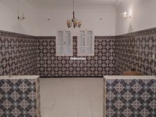 Maison R2 à l'achat à Marjane. 1 garage, 5 chambres, 3 salons, 4 cuisines et 4 sdb. Terrasse - Maison à vendre - Meknes