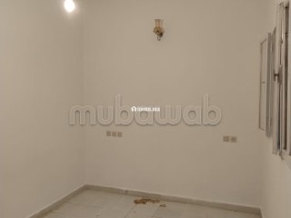 Maison R2 à l'achat à Marjane. 1 garage, 5 chambres, 3 salons, 4 cuisines et 4 sdb. Terrasse - Maison à vendre - Meknes