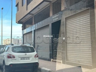 Opportunité à Saisir – Locaux Commerciaux anhle avec Mezzanine à Hay Zoubir Oulfa - Appartement à vendre - Casablanca