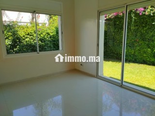 Location villa de haut standing à Ain Diab Extension. 4 belles chambres. Tout confort avec cheminée et climatisation - Villa à louer - Casablanca
